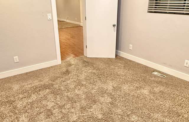 7426 S 700 E Gallery 4