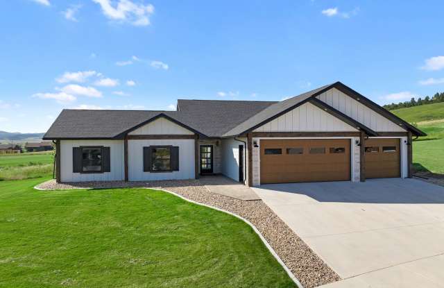 Fully Furnished Home! - 7935 Brooks Loop, Spearfish, SD 57783