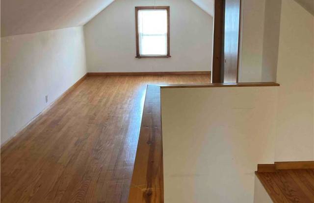 437 West 7th Street Gallery 4