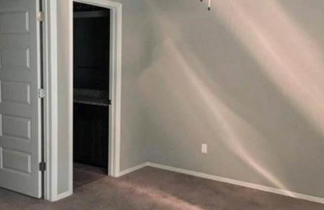 604 W Weymouth Court Gallery 3