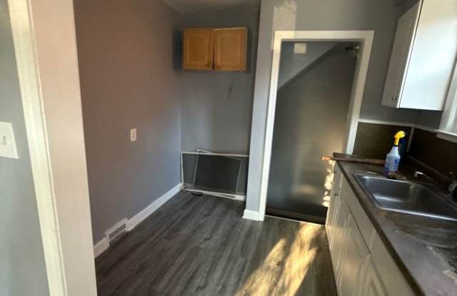 3 Bedroom Home In Detroit Gallery 4