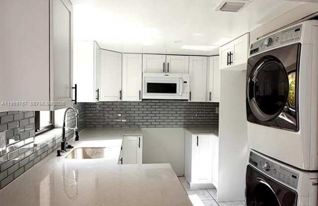 110 SW 108th Ave photos photos