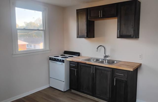 229 W Pennsylvania - 229 West Pennsylvania Street, Shelbyville, IN 46176