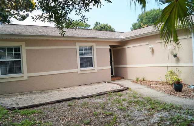 1917 PEPPERTREE DRIVE Gallery 3