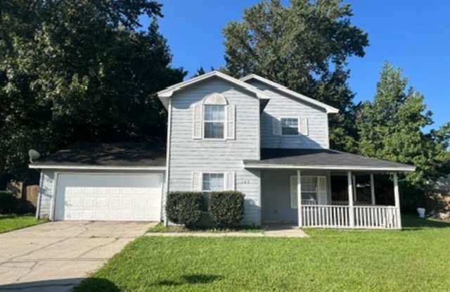 Two Story 3BR 2.5 Bath Available Early Septemeber photos photos