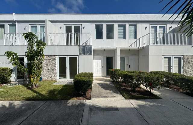 13724 SW 259th St photos photos