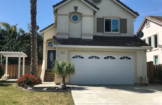 GREAT NEIGHBORHOOD...CENTRAL BRENTWOOD LOCATION CLOSE TO ALL! photos photos