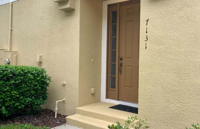 Spacious 2 bedroom/2 bath Condo with 1 car garage in Harmony - 7131 Harmony Square Drive South, Osceola County, FL 34773