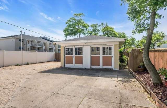 1406 Park Avenue unit: Garage - 1406 Park Avenue, Asbury Park, NJ 07712