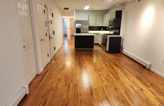 2087 Daly Avenue unit: 2 photos photos