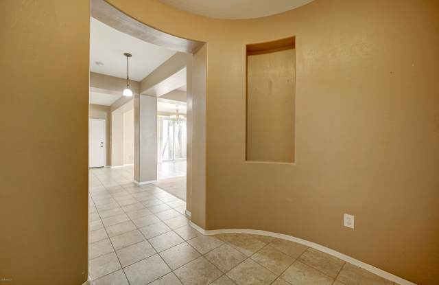 859 S HUISH Drive Gallery 2
