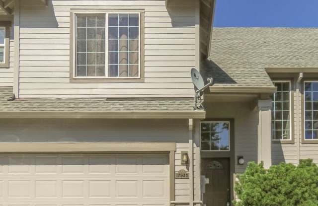 Aloha 3 Bedroom 2.5 Bath Townhome Available Now **** photos photos