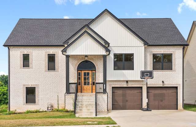Pet Friendly Five Bedroom! Gallery 1