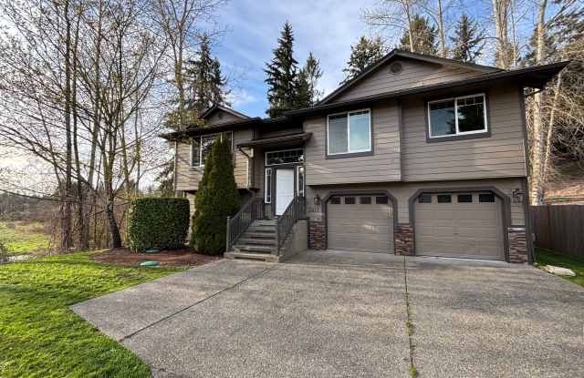 2811 162nd St E photos photos