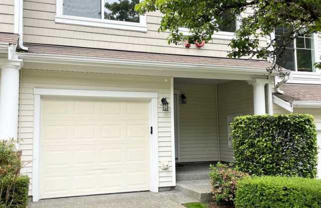 Spacious 2 Bed 2.5 Bath Townhome Style Condo in Renton photos photos