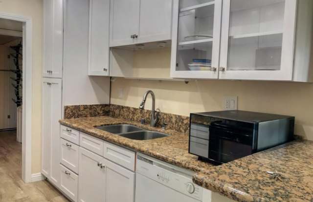 Beautifully updated house in Burbank Blvd is now available for rent photos photos