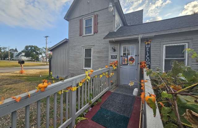 301 Oakwood Street - 1 photos photos