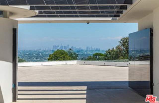 9364 Beverlycrest Drive Gallery 4