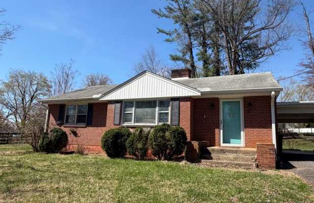 4 Bedroom Home in Lynchburg photos photos