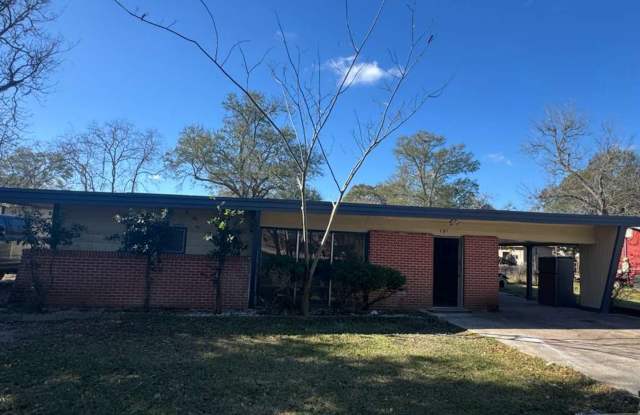 House For Rent 150 Schoolview Dr, Bridge City, TX 77611 - 150 Schoolview Drive, Bridge City, TX 77611