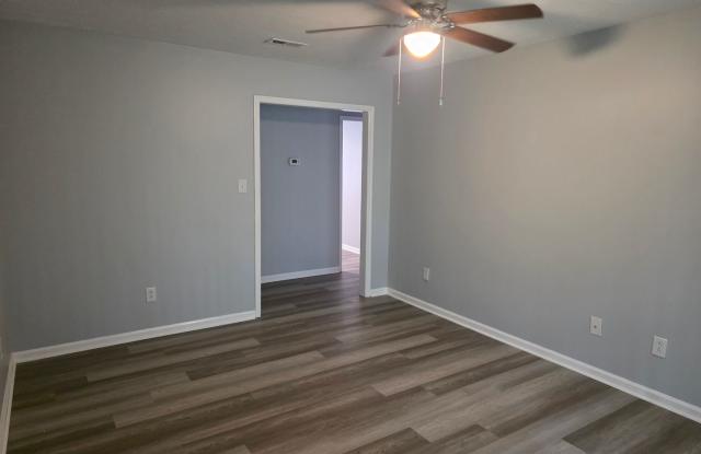 29 Mustang Court Apt A - Downstairs Gallery 4