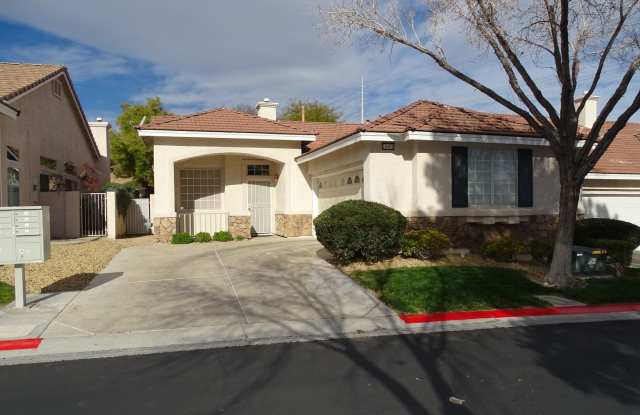 Beautiful One Story 2 Bedroom Townhome With 2 Car Attached Garage photos photos