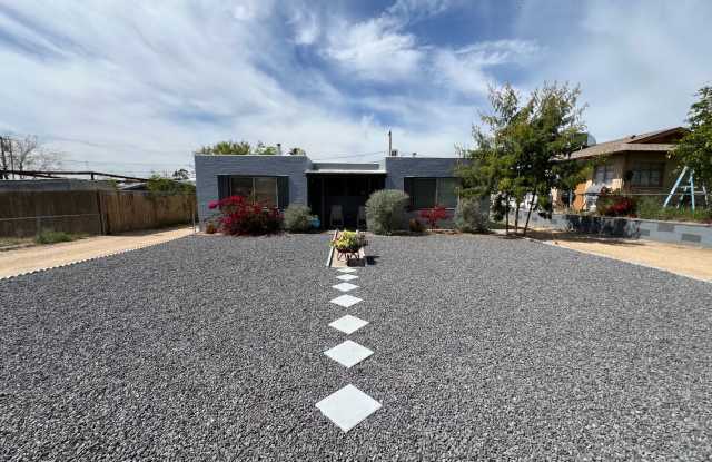 Furnished cozy 1 bedroom Duplex! photos photos