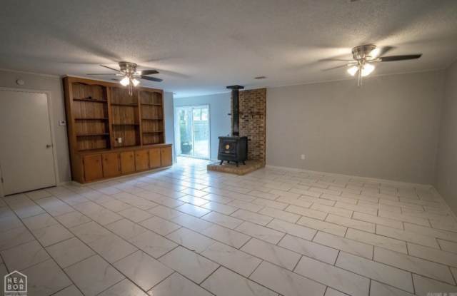 1705 Colonial Road Gallery 3