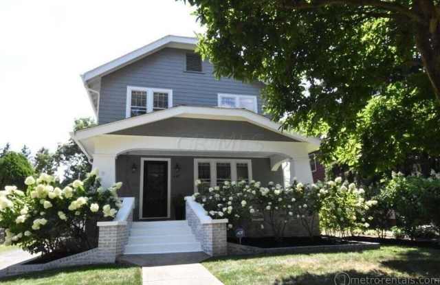 445 Oakland Park Avenue - 445 Oakland Park Avenue, Columbus, OH 43214