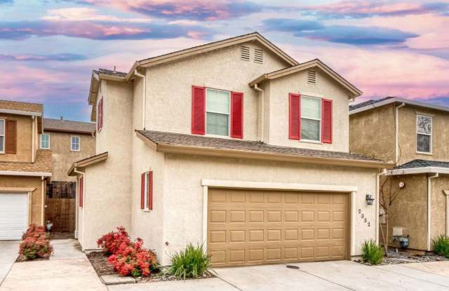 Beautiful 3 Bedroom / 2.5 Bath Two Story Home photos photos