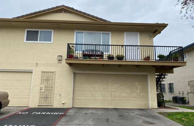 2114 Peppertree Way photos photos