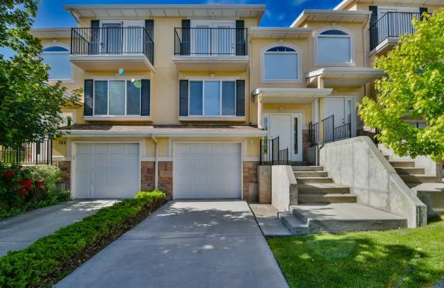 Beautiful Townhome in Great Location! - 740 Villa Ridge Way, Sandy, UT 84070