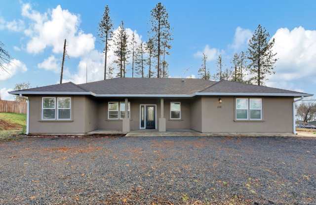 Beautiful 3 Bedroom Home Close to Billie Park in Paradise! photos photos