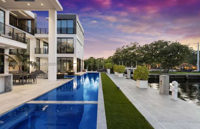 1400 Bayview Dr Gallery 2