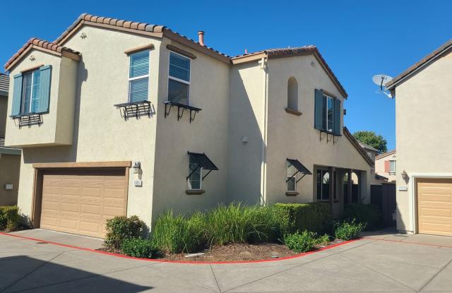West Roseville, New Paint  Carpet 2 Story, Bonus room/loft, small rear yard, 3 Bed, 2.5 Ba 2 Car Garage photos photos