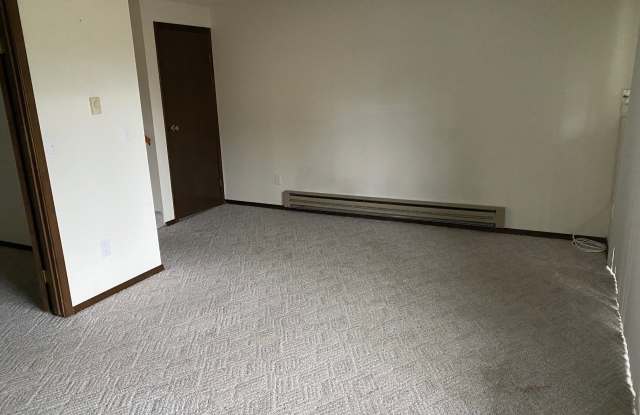 8821 33rd Street West - 1 Gallery 4