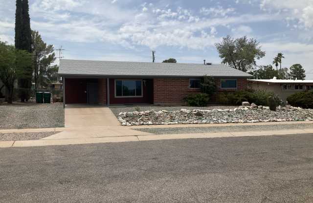 472 S Holcomb Cir photos photos