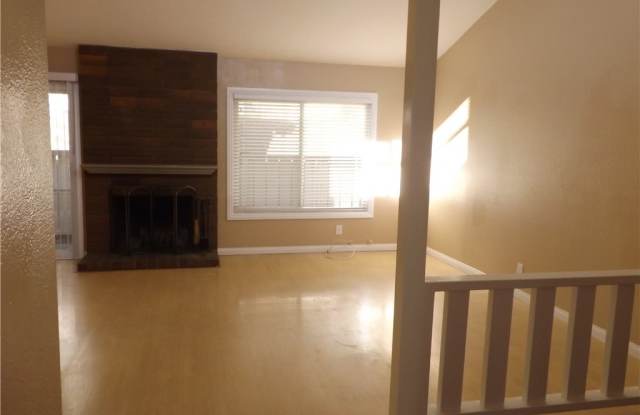 361 Prairie Court Gallery 3