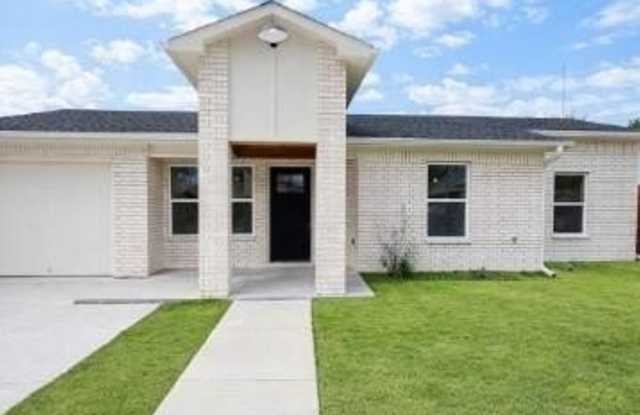 2506 Bliss Street - 2506 Bliss Street, Greenville, TX 75402