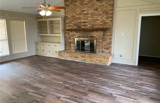 1905 S Lakeshore Drive Gallery 4