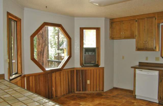 3055 Fairway Drive Gallery 3
