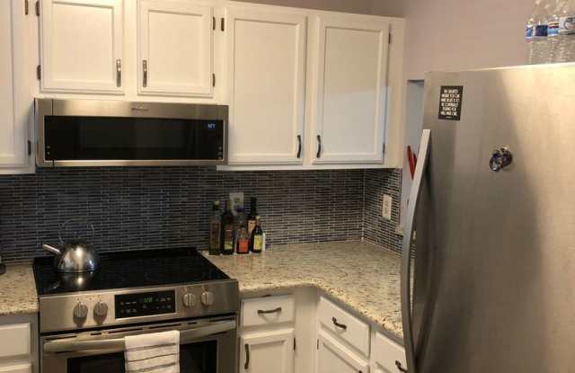 7608 Woods Lane Unit 12 Gallery 2