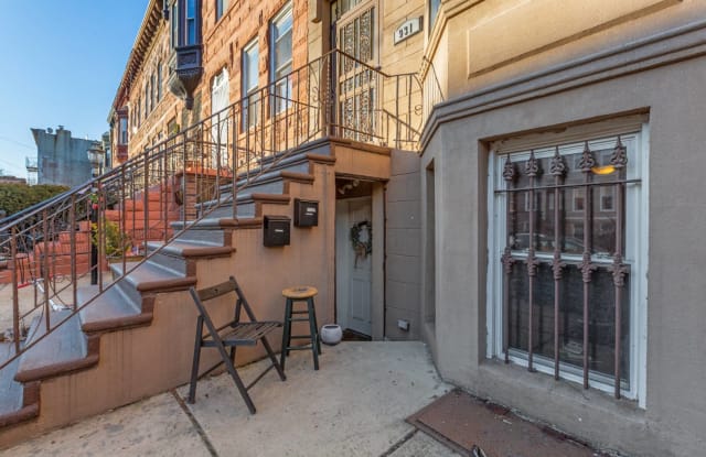931 Jefferson Ave, #Garden - 931 Jefferson Avenue, Brooklyn, NY 11221