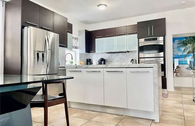 4615 North Miami Avenue photos photos