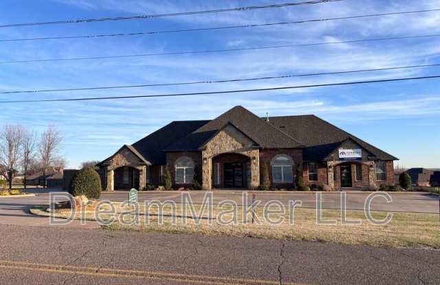 2815 SE 44th Street photos photos