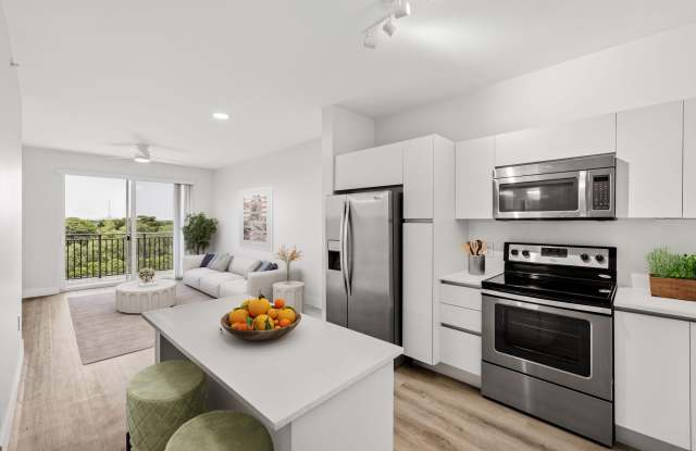 The Manor in Plantation - Apartment & Townhomes Gallery 2
