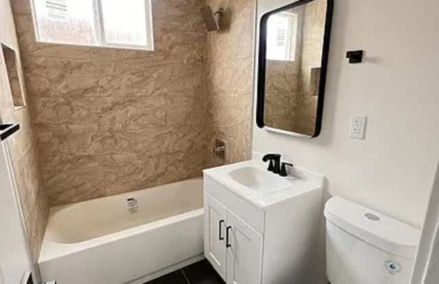 1529 1/2 West 105th Street - 7 Gallery 3