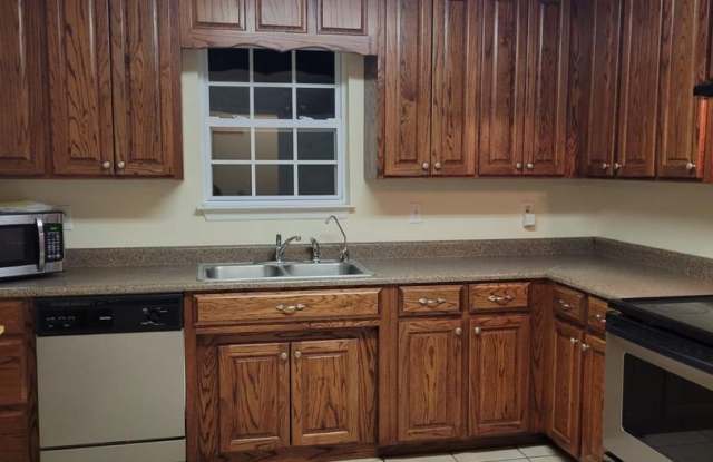 Spacious 3-Bedroom Home with Open Floor Plan, Fenced Backyard & 2-Car Garage Gallery 3