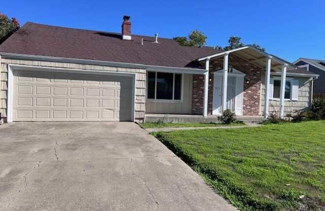 Freshly painted Parkway home close to schools, shopping and transportation. - 7417 East Parkway, Parkway, CA 95823
