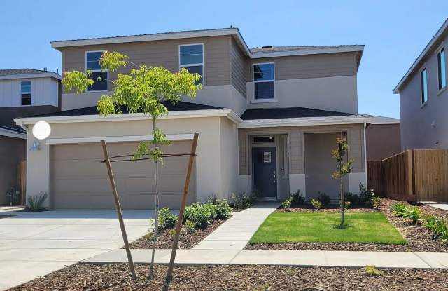 Beautifully maintained 5-bedroom, 3-bath, 2,504 sq ft in Merced Gallery 1